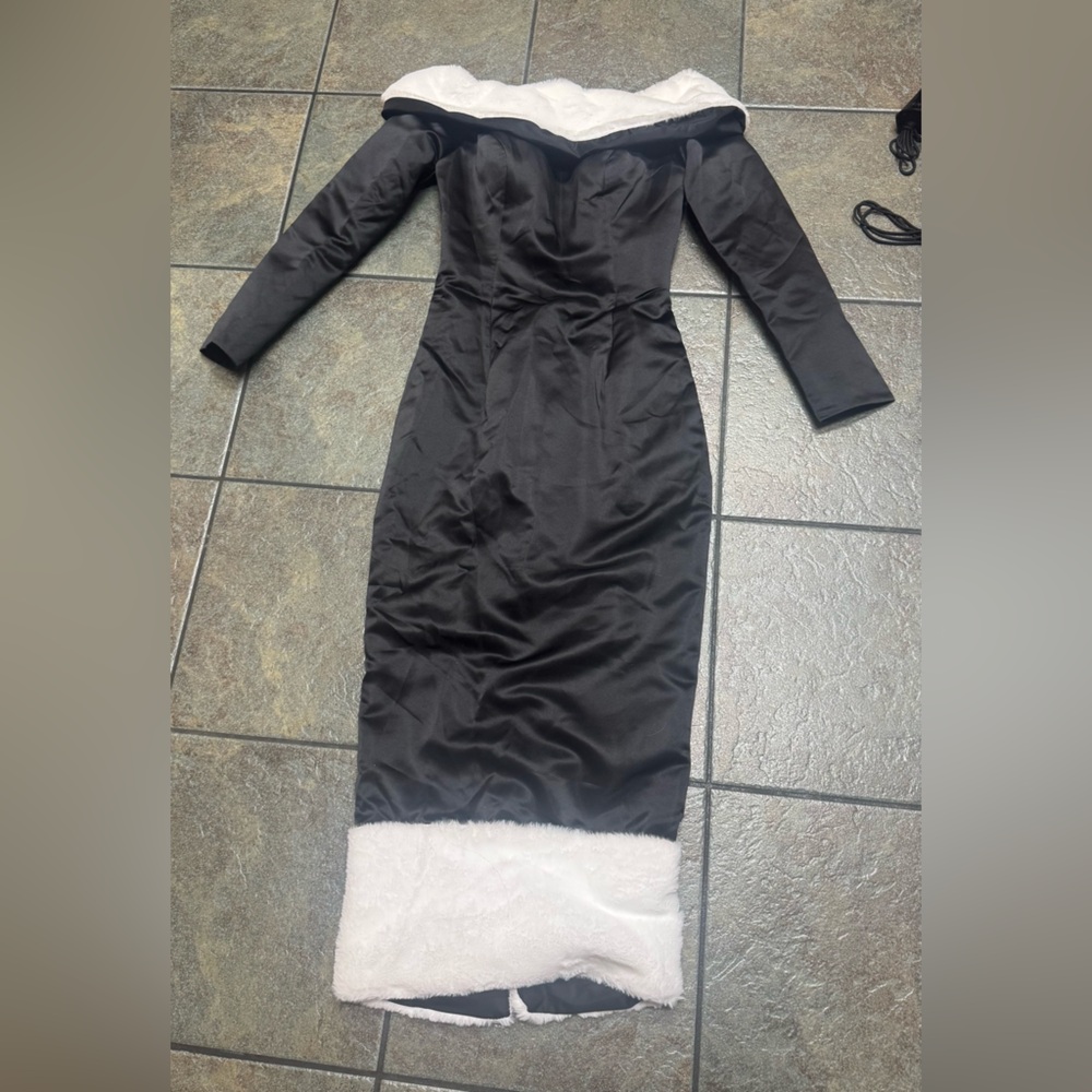 Black Santa Dress with White Fur Trim Small (size 2) - Picture 2 of 11